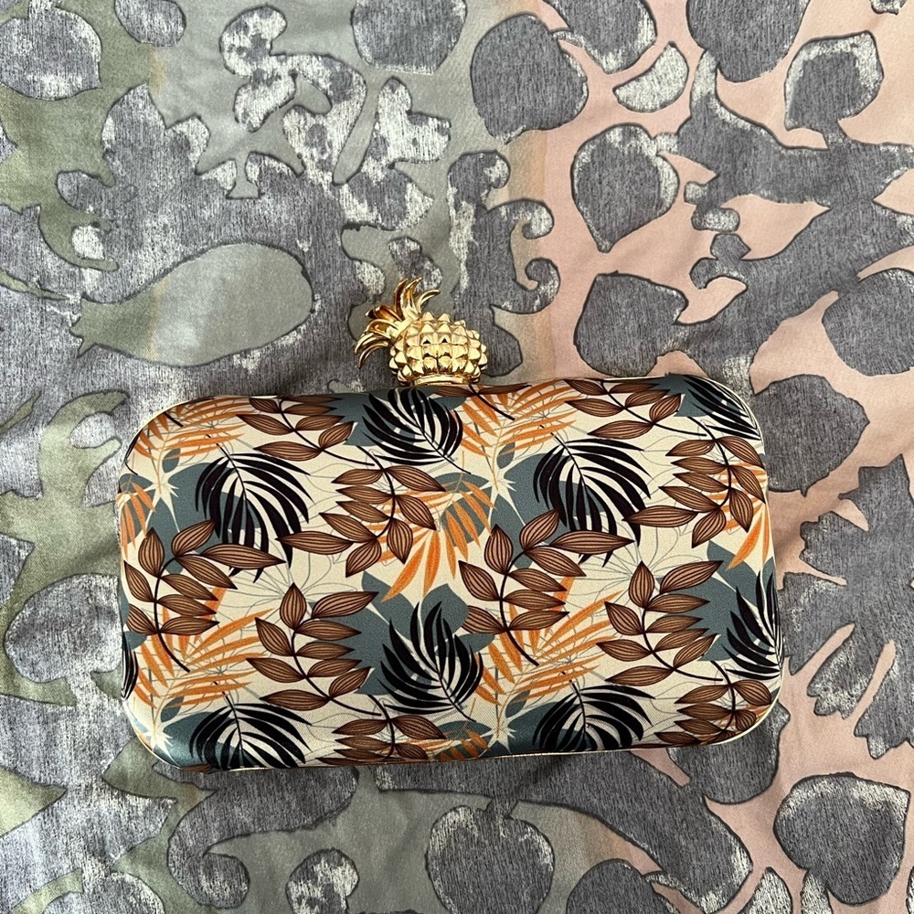 Vintage Pineapple Clutch w/ Gold Chain - Picture 2 of 5